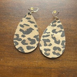 Nickel and suede earring